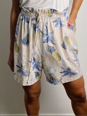 Women’s Pineapple Print Elastic Waist Cream Shorts